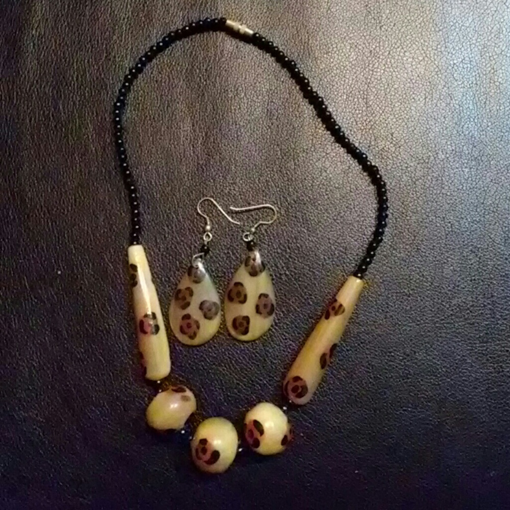Animal Print Horn Hairpipe Necklace & Earring Set